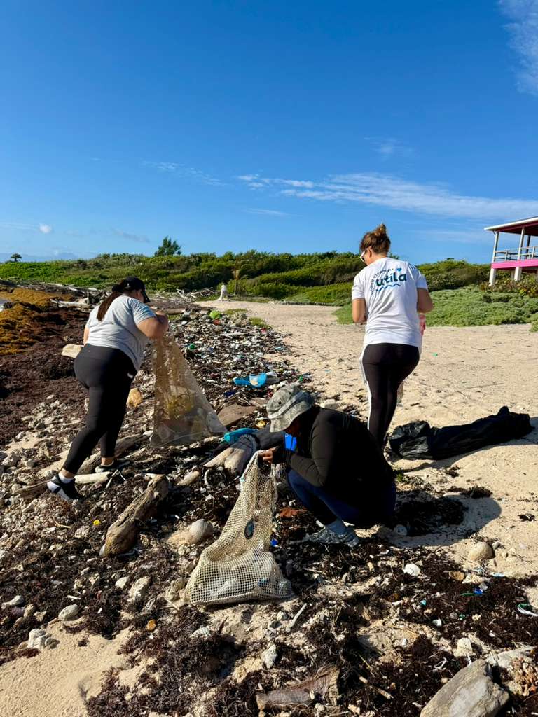 Utila Island Cleanups Community Action